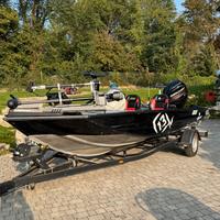 Bass boat Chacal 518 pronto pesca