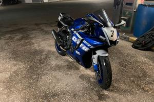 Yamaha r1