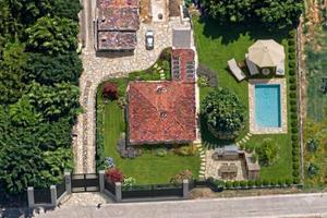 Villa di 200 m² con più di 5 locali e box auto a C