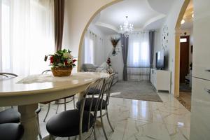 VILLA SINGOLA A PESARO