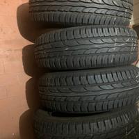Pneumatici 185/60 R 15  invernali/estivi 