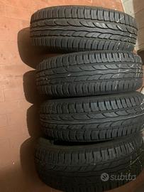Pneumatici 185/60 R 15  invernali/estivi 