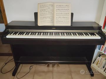 Yamaha Arius YDP-162 Pianoforte digitale 88 tasti
