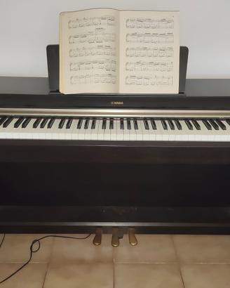 Yamaha Arius YDP-162 Pianoforte digitale 88 tasti