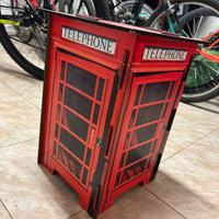 Cabina del telefono inglese in carta