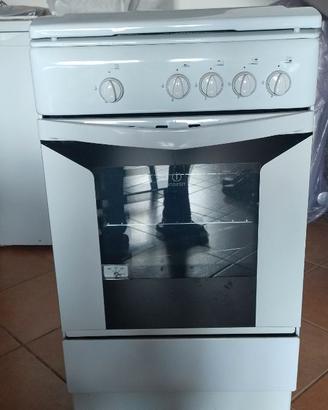 Cucina gas forno elettrico nuova marca Indesit