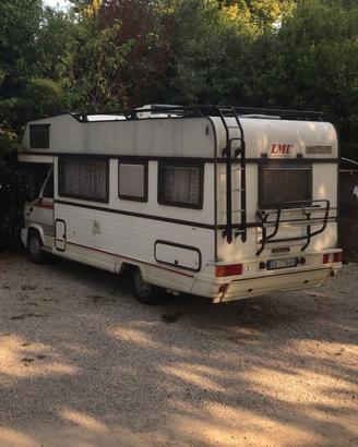 Camper mansardato