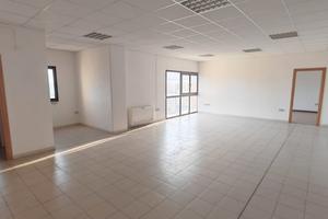 Locale 140 mq Artigianale - contributo 40% LR 949