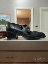 décolleté nere in pelle con cinturino