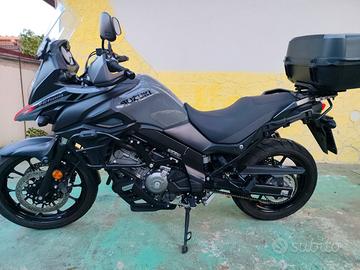 Suzuki V-Strom 650 (2024) 3.700 km - Full Optional