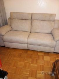 divano con doppia seduta elettrica