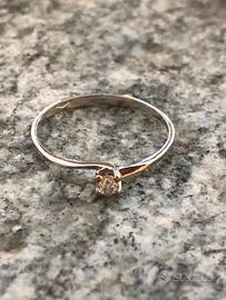 Solitario Nuovo in Oro 750 e Diamante Naturale