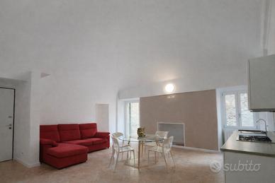 Teramo centro, camere in appartamento ristrutturat