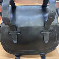 borsa in cuoio con staffe