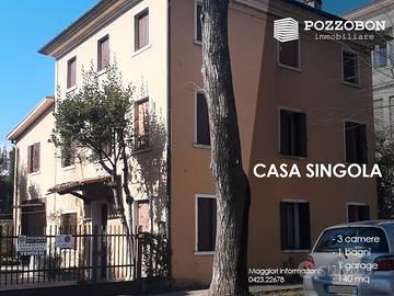 Montebelluna, pieno centro - Casa villetta singola