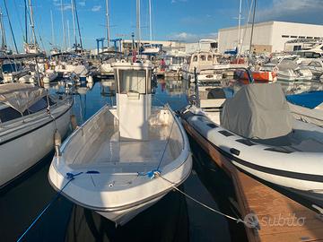 Barca con motore 150