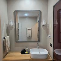 Mobile bagno sospeso piu specchio