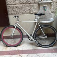 Bicicletta scatto fisso ruota flip flop taglia M/L