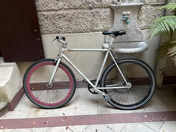 Bicicletta scatto fisso ruota flip flop taglia M/L