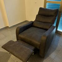 Poltrona reclinabile super comoda con poggiapiedi