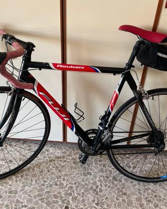 Bicicletta corsa Fuji Roubaix