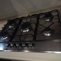 Piano cottura  a 5 fuochi Whirpool  