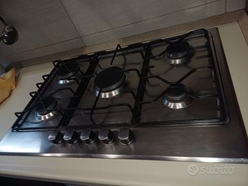 Piano cottura  a 5 fuochi Whirpool  