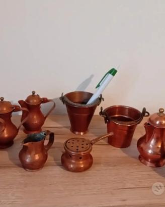 VECCHIE PENTOLINE SECCHI DI RAME BROCCHE VINTAGE 
