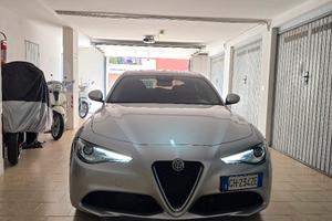 Alfa Romeo Giulia 2.2 diesel ROSSO EDIZIONE 