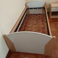 Letto singolo con nuovo materasso