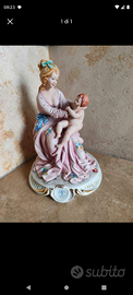 Maternità in porcellana di Capodimonte Corti