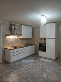 cucina completa angolare e dritta 420m come nuova