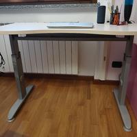 Scrivania sagomata Moretti Compact