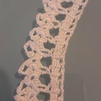 Pizzo bianco all'uncinetto 