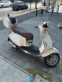 Vespa primavera 125