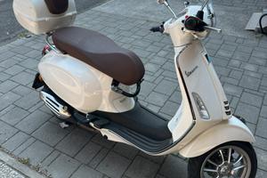 Vespa primavera 125