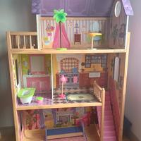 Casa bambole in legno
