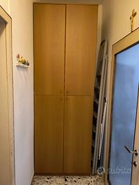 armadio in legno 