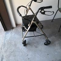 deambulatore con freni e seduta