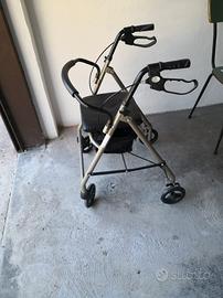 deambulatore con freni e seduta