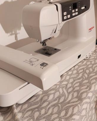 Ricamatrice/macchina da cucire Necchi Logica 