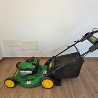 tagliaerba John Deere con trazione 