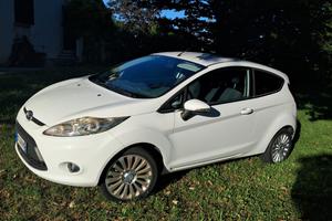 FORD Fiesta del 2009