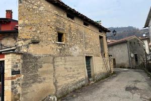 CASA DI CORTE A MARANO DI VALPOLICELLA