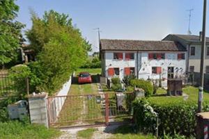 Immobile in asta di 228 m² con più di 5 locali a C