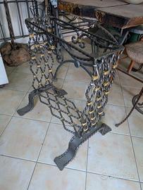 Coppia di basi per tavolo in ferro battuto artigia