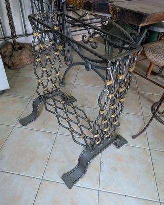 Coppia di basi per tavolo in ferro battuto artigia