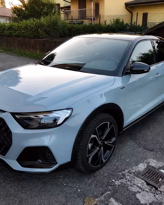Audi A1 Citycarver 35 1.5 TFSI Identity Contrast
