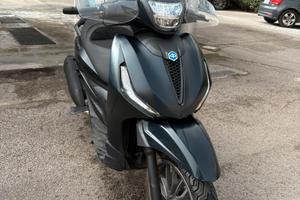 Beverly s 31 hpe blu notte Piaggio anno 2022