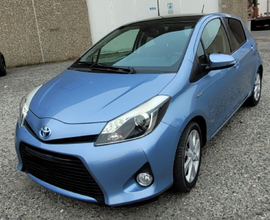 Yaris ibrida